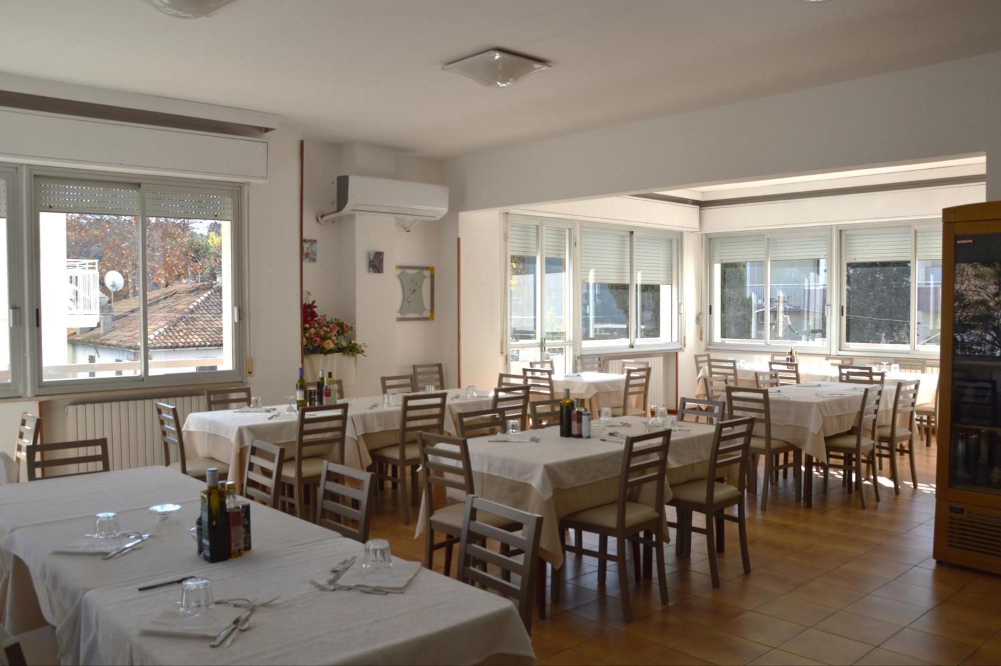 Hotel Caesar Pesaro Zewnętrze zdjęcie